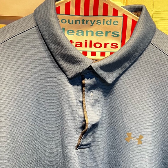 Under Armour Mens Golf Polo size XL handsome Loose Heatgear - Picture 2 of 3